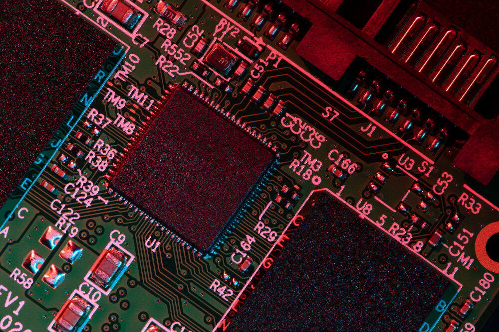 Ilustração de um processador representando o desempenho do notebook.